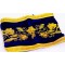 La broderie bleue aux fils dorés